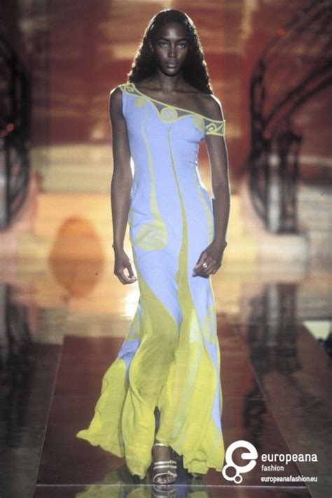 sfilata versace 6 luglio 1997|GIANNI VERSACE Spring Summer 1997 Milan .